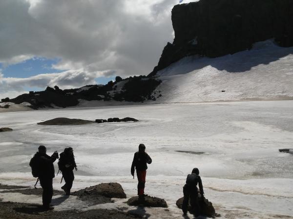 Grupo em expedição na Antártida